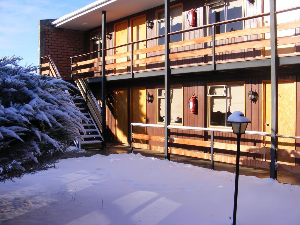 Big Bang Patagonia - Traveler Assistance Bed & Breakfast ปวยร์โตนาตาเลส ภายนอก รูปภาพ