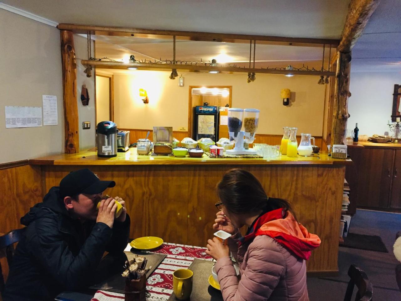 Big Bang Patagonia - Traveler Assistance Bed & Breakfast ปวยร์โตนาตาเลส ภายนอก รูปภาพ