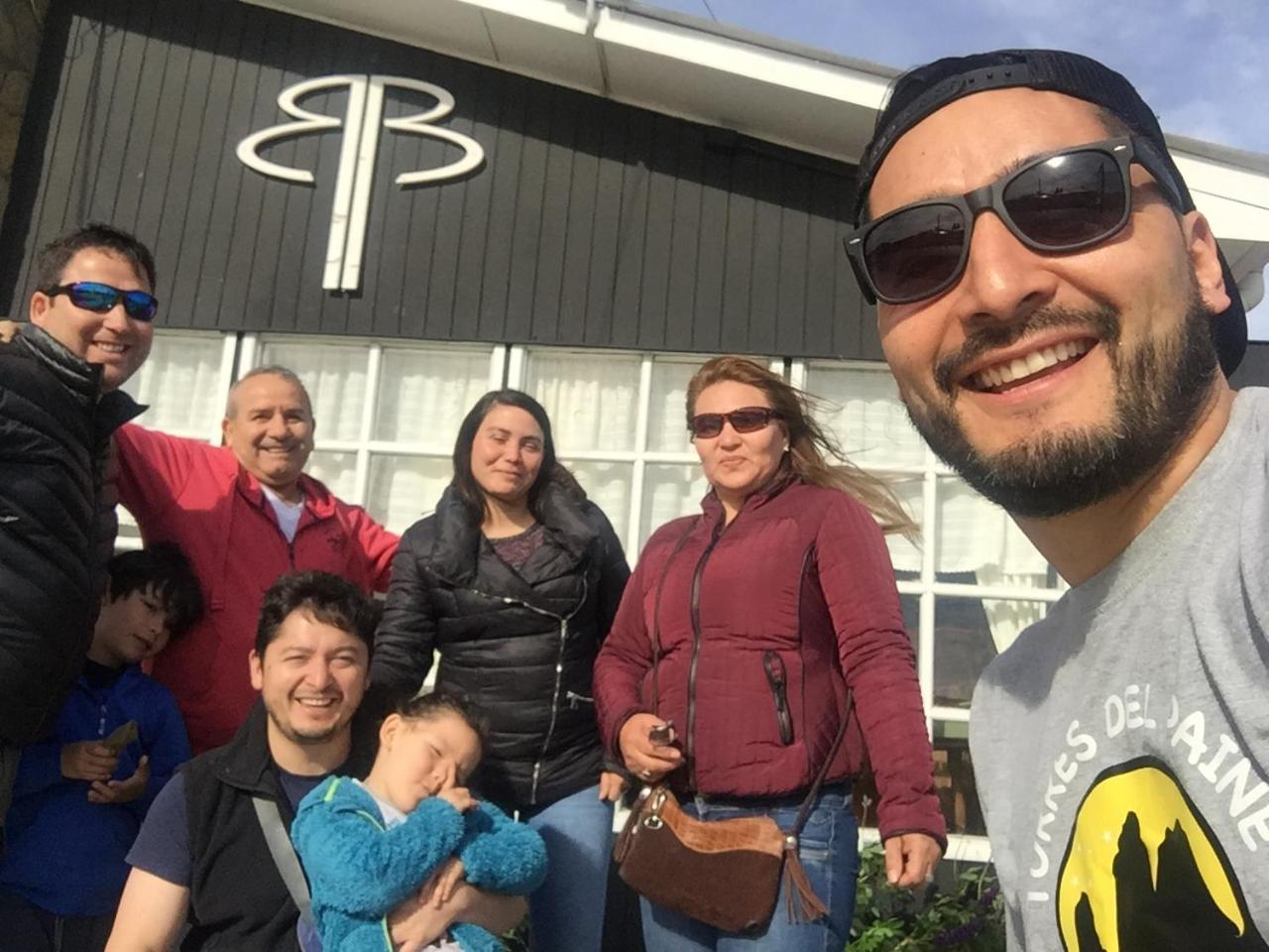 Big Bang Patagonia - Traveler Assistance Bed & Breakfast ปวยร์โตนาตาเลส ภายนอก รูปภาพ